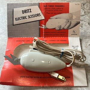 Vintage Dritz Electric Scissors Fabric Paper Work excellent No 716.  1962 Quick
